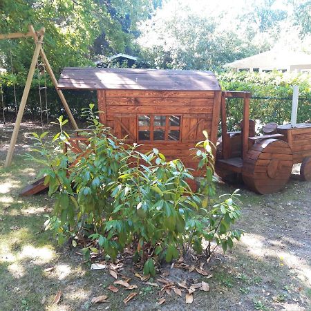 Vakantiehuisje Lanaken Esterno foto